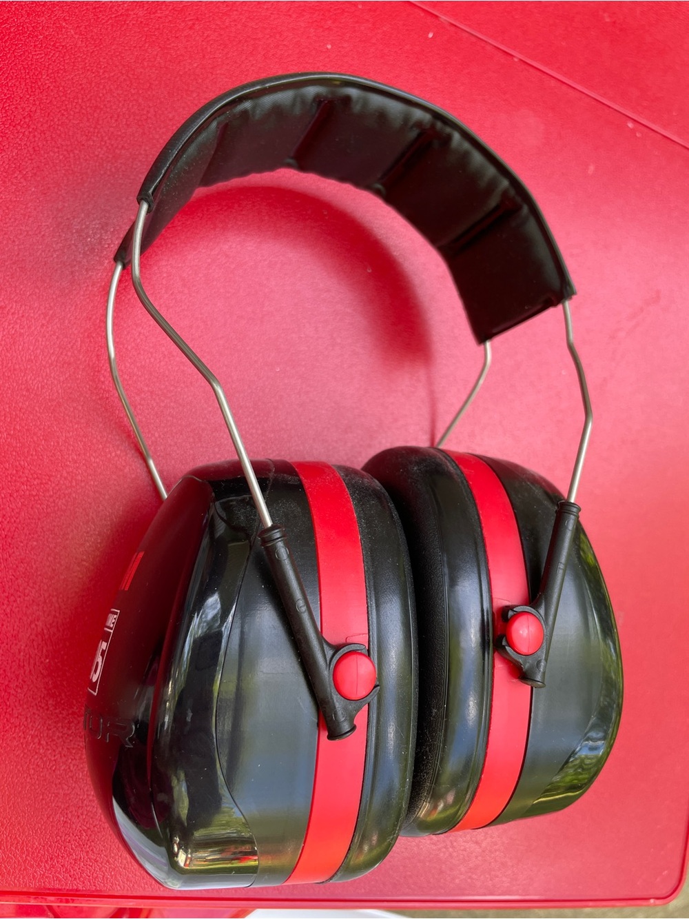 3M Optime 105 Black and Red Hearing Protection Earmuffs